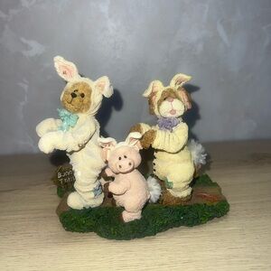 Boyds Bears Bearstone Collection “Hip, Hop, Woof & Quack… Bunny Trail”